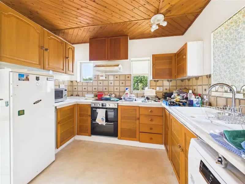 4 Bedroom Detached House Bussage For Sale