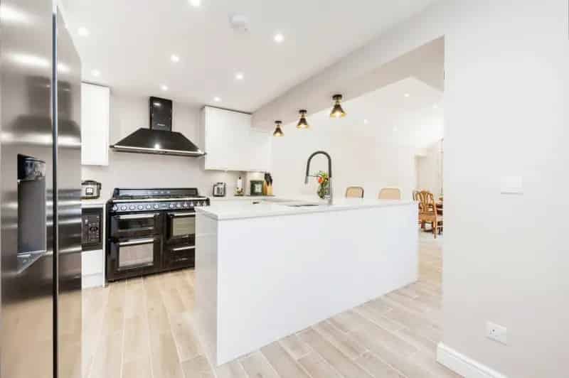 4 Bedroom Family Home with Double Garage and Landscaped Garden