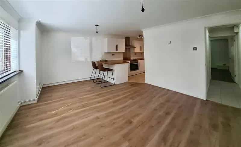 1 Bedroom Flat Zero Deposit Available Smart Refurbished Ground Floor Apartment