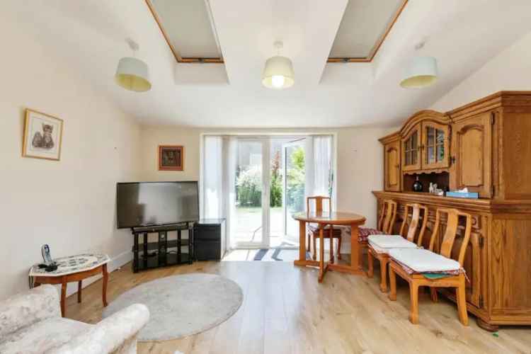 1 Bedroom Ground Floor Maisonette For Sale No Onward Chain