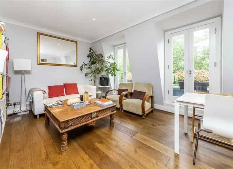 South Kensington Apartment near Gloucester Road