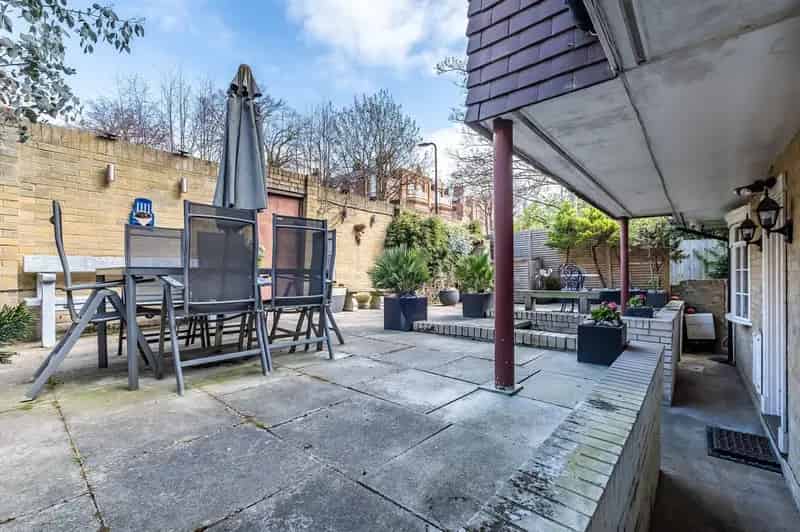 3 Bedroom House for Sale in South Hampstead
