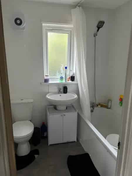 2 Bed End Terrace House Near Town Centre