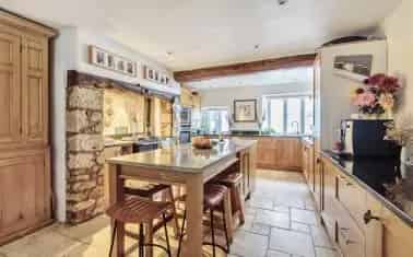 5-Bedroom Family Home with Cottage in Kentisbeare