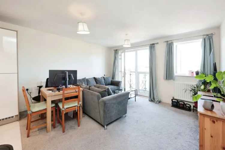 One Bedroom Flat near Cassiobury Park Watford