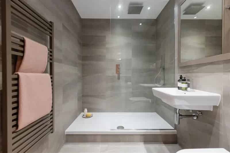 Luxury Apartment with Gym Cinema Rooftop Terrace Co-working Space