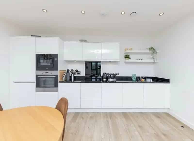Two Double Bedroom Apartment Near Hanger Lane