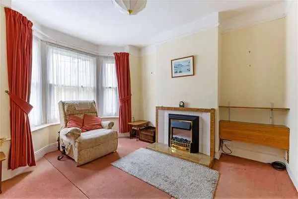 Mid-Terraced Period Property in St Cross Winchester