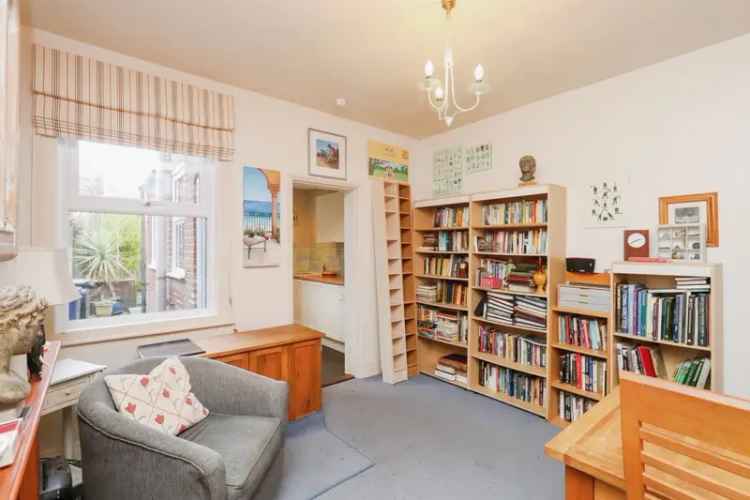 Charming 2-Bed Mid-Terraced House in Norwich Golden Triangle