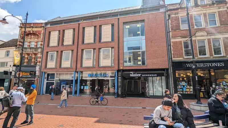 Reading Town Centre Retail Space - 2nd Floor Unit