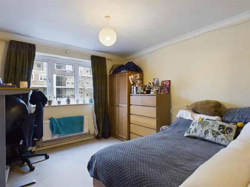 3 Bedroom Apartment near Bethnal Green Tube Station