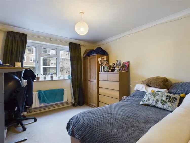 3 Bedroom Apartment near Bethnal Green Tube Station