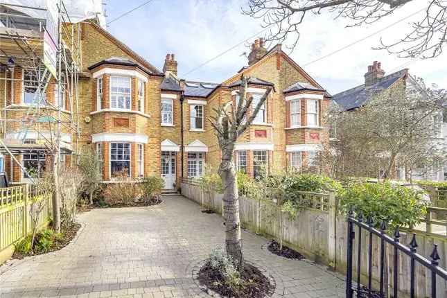 4 Bedroom Victorian Family Home for Sale in West Wimbledon