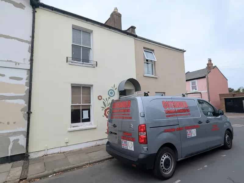 2 Bedroom Mid Terrace House for Sale
