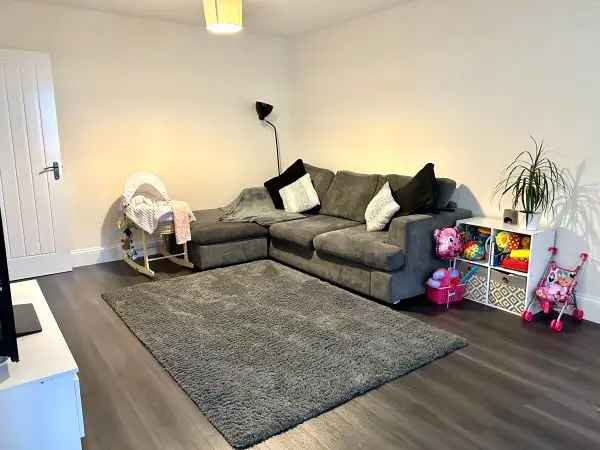 Flat For Rent in Newquay, England