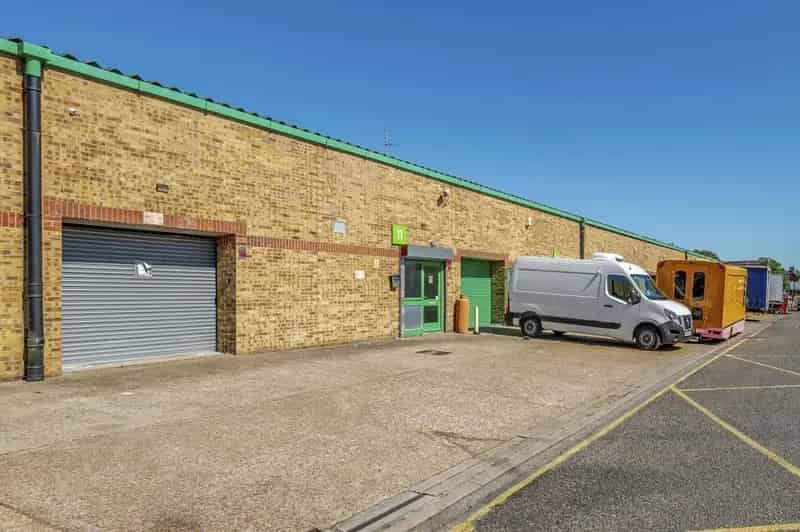 Light Industrial Unit For Lease