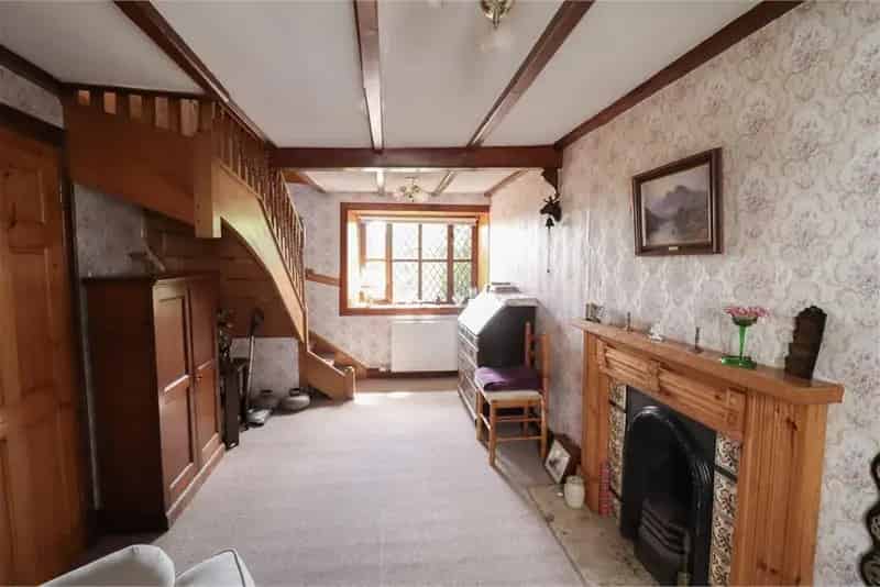 2 Bed Terraced House with Garden and Countryside Views