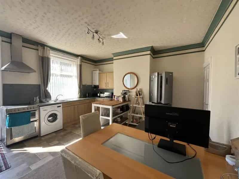 3 Bedroom House For Sale Near M62M606 Motorways