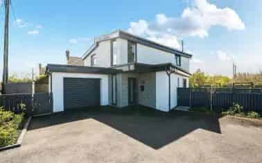 Stunning 3-Bed Detached House Near Bude Cornwall