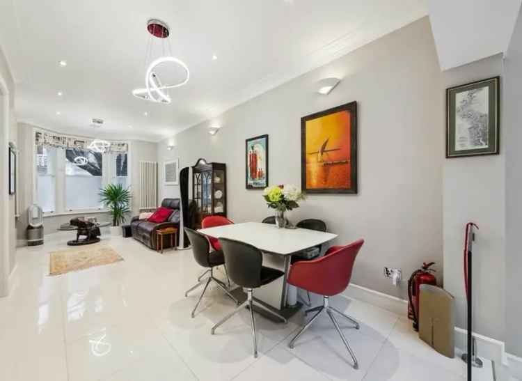 Spacious Renovated Period Home Near Fulham Broadway