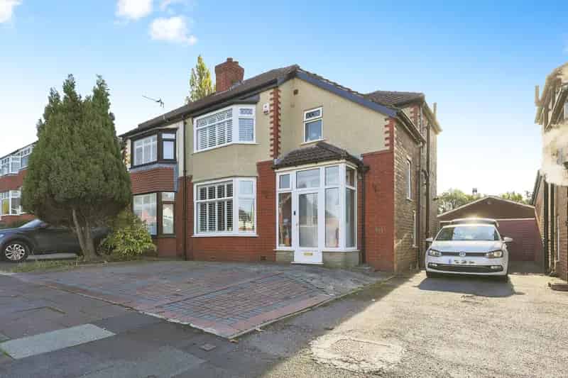 3 Bed Semi Detached House Mossley Road Close To Schools And Hospital