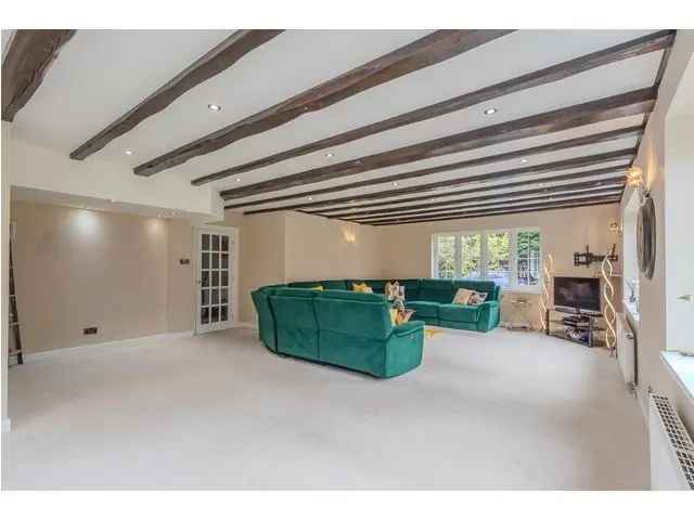 5 Bedroom Detached House with Pool and Sauna Dullatur