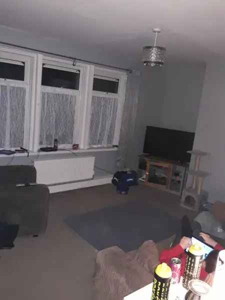 Flat For Rent in Camborne, England