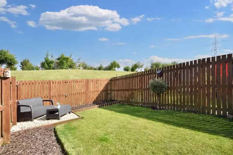 Two Bedroom Semi-Detached House Near Leeds Wakefield