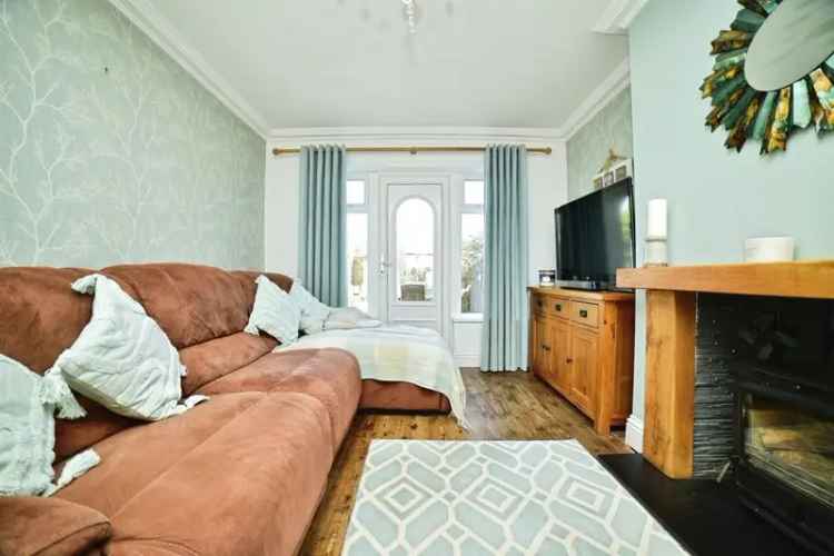 3 Bed Family Home Anlaby Renovated Open Plan Living Garden Parking Garage