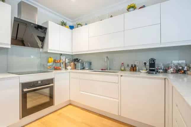Terraced House for Sale in Twickenham TW1