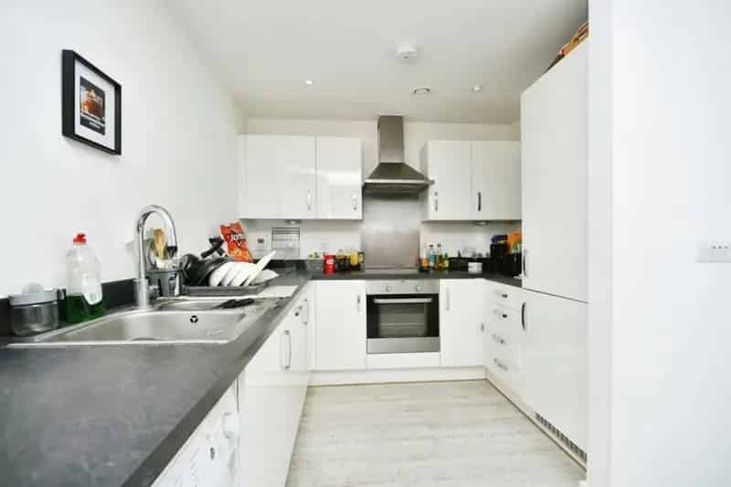 Modern One Bedroom Flat Near Brighton Town Centre