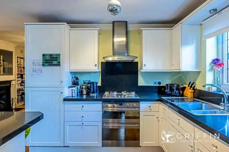 3 Bed Semi-Detached House for Sale
