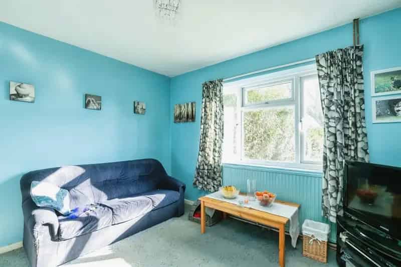 3 Bed Mid Terraced House North Bexhill Tenant In Situ