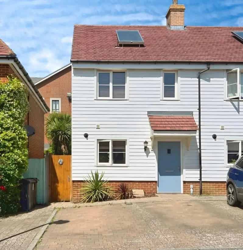 2 Bed Semi-Detached House for Sale Ashford