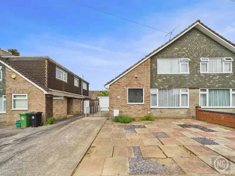3 Bedroom Semi-Detached House for Sale