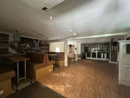 Detached Pub for Sale - 3 Beds - 3000 Sq Ft