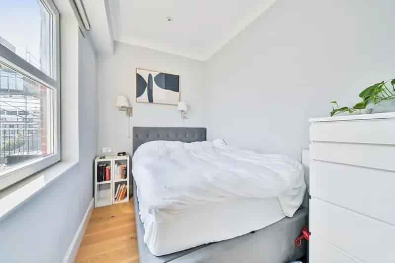 Bright One Bedroom Flat Modern Open Plan West Facing