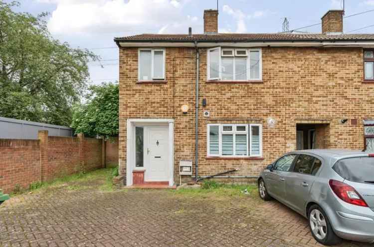 3 bedroom end of terrace house for sale