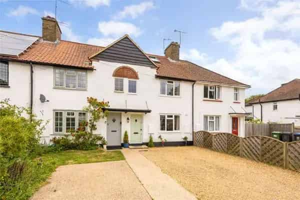Three Bedroom Character Residence Chipperfield