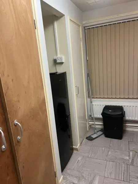 Flat For Rent in Amber Valley, England