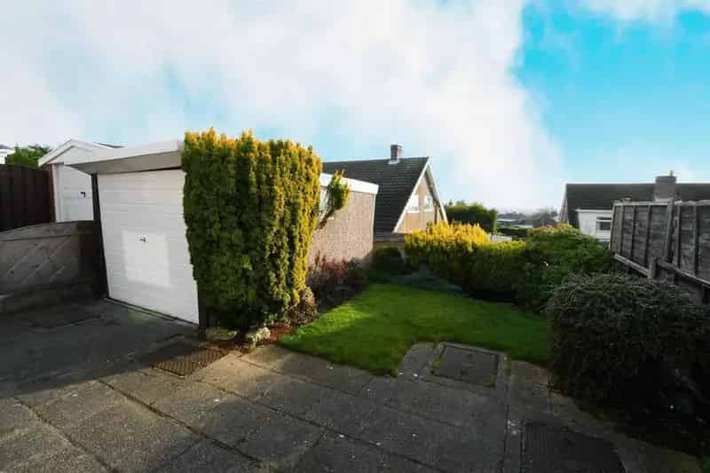 3 Bedroom Semi-Detached House to Rent