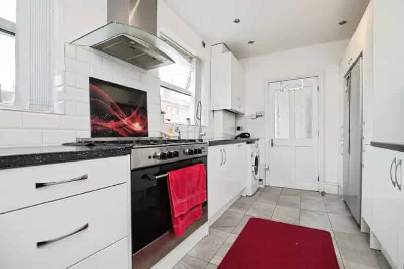 3 Bed House Near Smethwick Train Stations