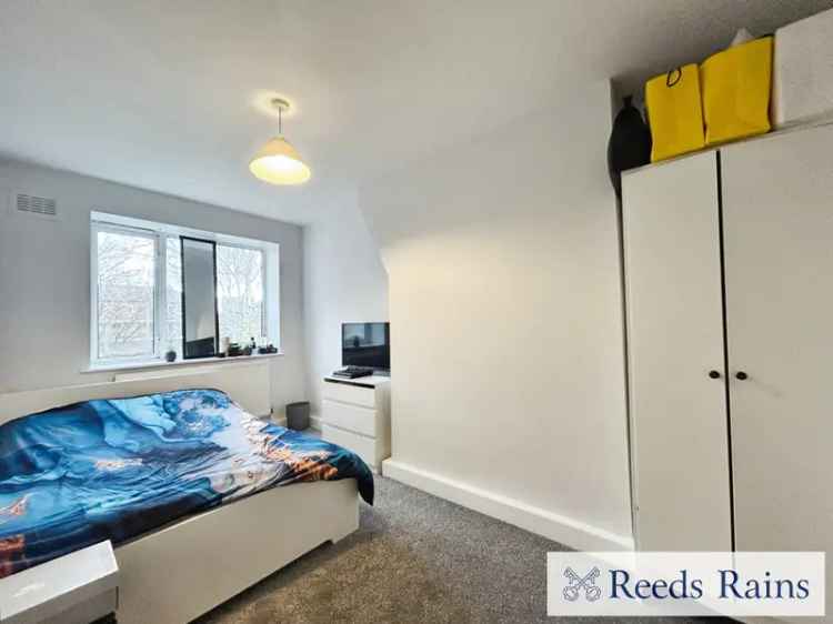 2 Bedroom Flat for Sale Salford Newly Renovated Modern Amenities