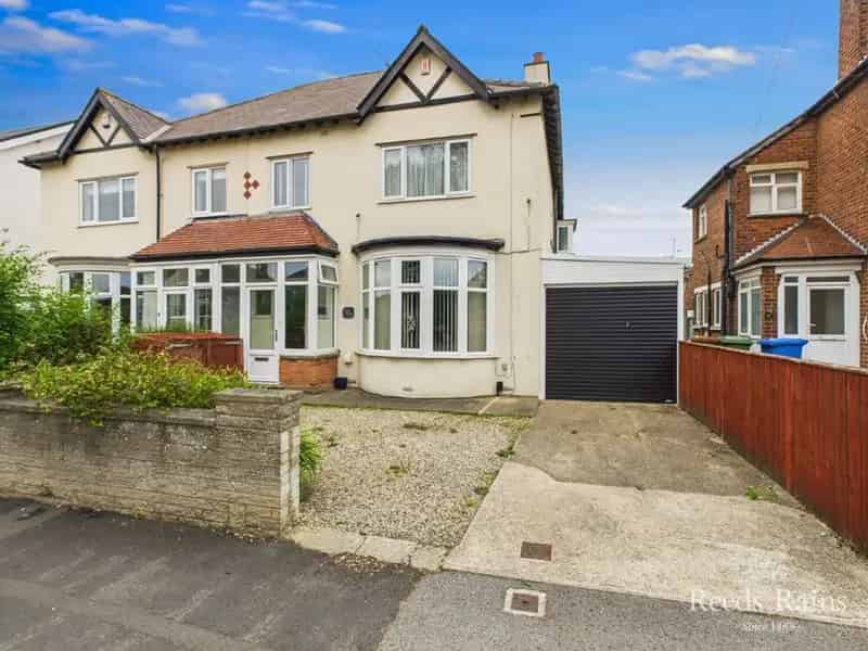 4 Bedroom Semi Detached House for Sale Bridlington