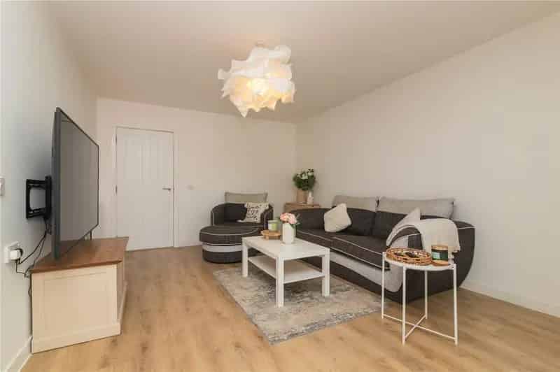 2 Bedroom Flat for Sale in Yoker Glasgow