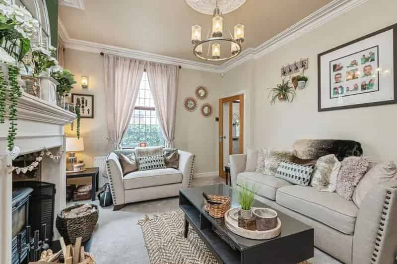 4 bedroom Detached House for sale, Horbury, West Yorkshire, WF4