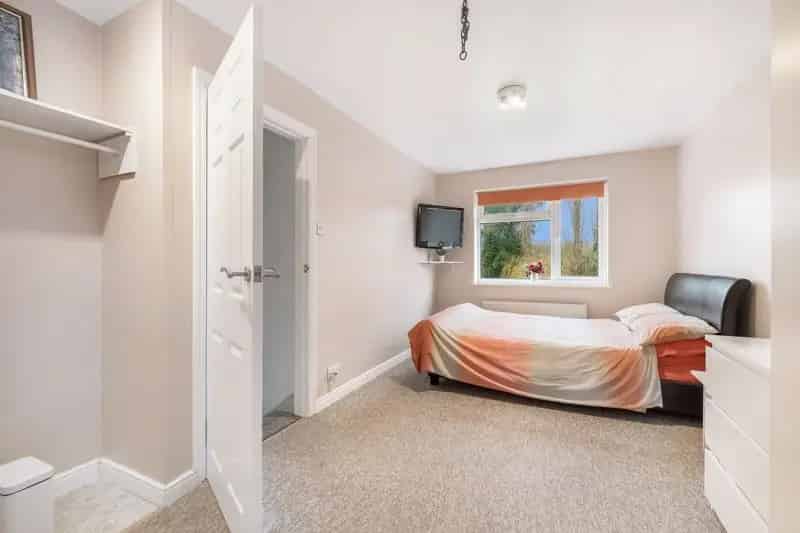 4 Bedroom Semi Detached House to Rent