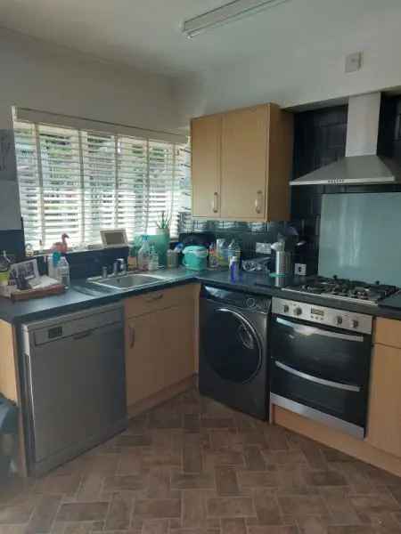 House For Rent in Reigate and Banstead, England