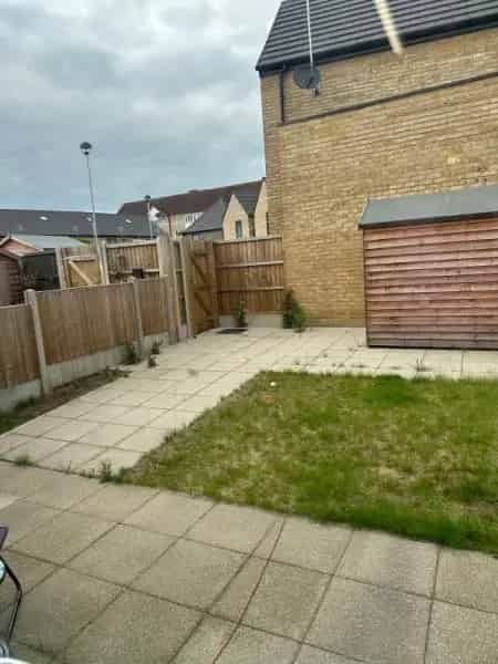 1 Bed Bungalow Near Shops and Schools Watford