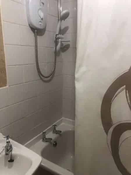 Spacious 2-Bed Apartment Near Birmingham City Center